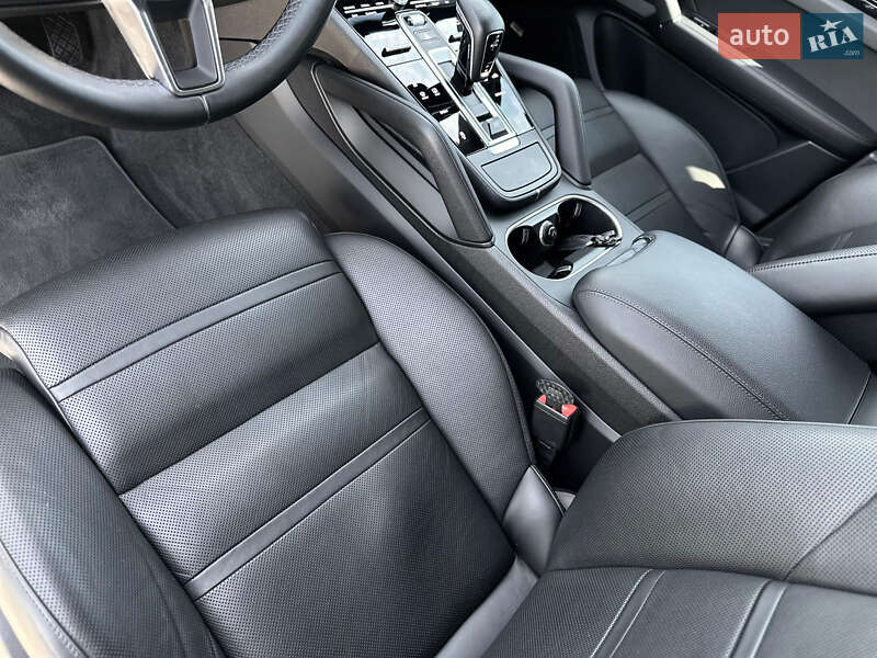Позашляховик / Кросовер Porsche Cayenne 2019 в Києві