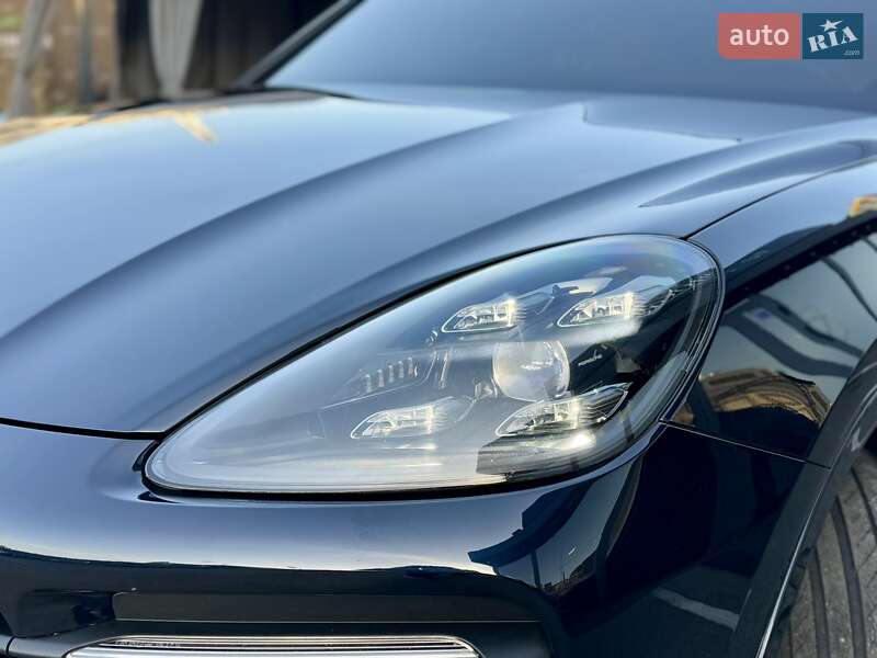 Внедорожник / Кроссовер Porsche Cayenne 2019 в Киеве