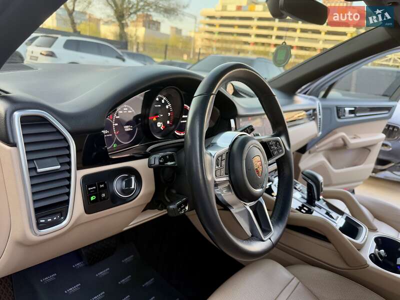Внедорожник / Кроссовер Porsche Cayenne 2019 в Киеве