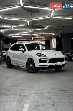 Porsche Cayenne 2022