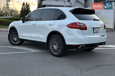 Внедорожник / Кроссовер Porsche Cayenne 2012 в 