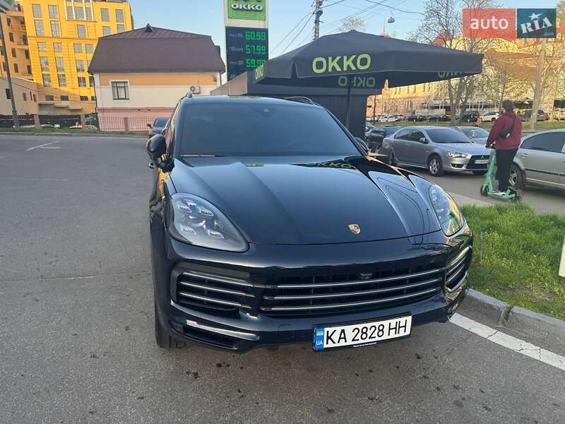 Внедорожник / Кроссовер Porsche Cayenne 2018 в Киеве