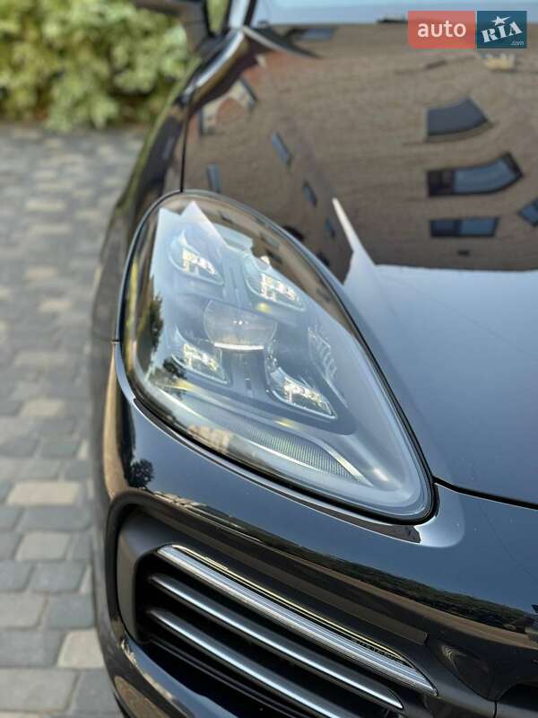 Внедорожник / Кроссовер Porsche Cayenne 2018 в Киеве