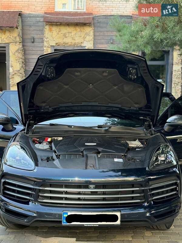 Внедорожник / Кроссовер Porsche Cayenne 2018 в Киеве