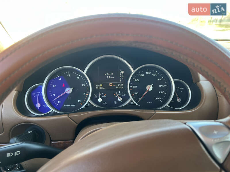 Внедорожник / Кроссовер Porsche Cayenne 2004 в Николаеве