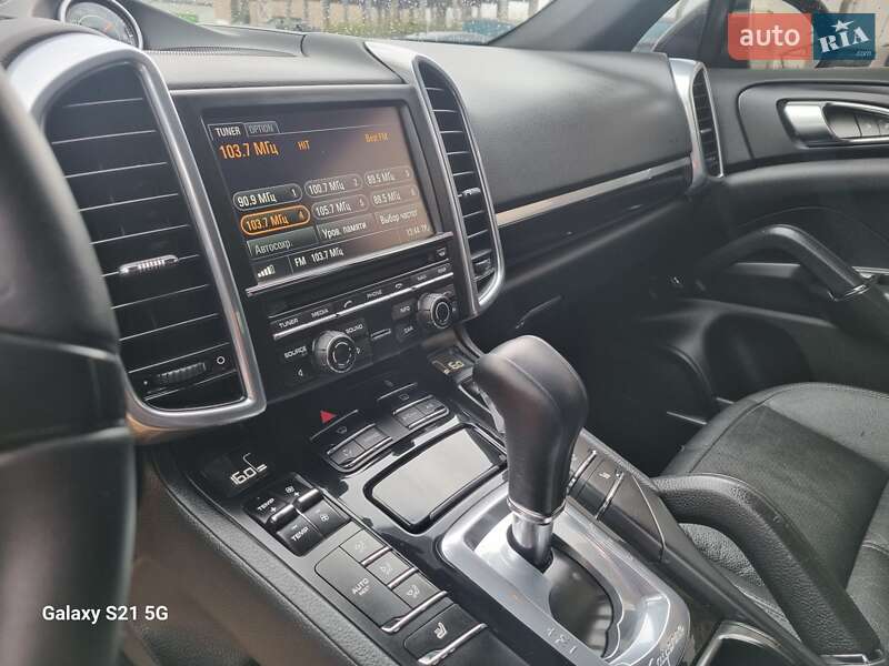 Внедорожник / Кроссовер Porsche Cayenne 2013 в Ровно