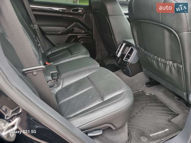 Внедорожник / Кроссовер Porsche Cayenne 2013 в Ровно