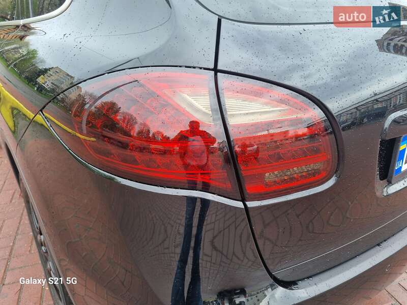 Внедорожник / Кроссовер Porsche Cayenne 2013 в Ровно