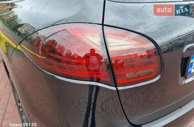 Внедорожник / Кроссовер Porsche Cayenne 2013 в 