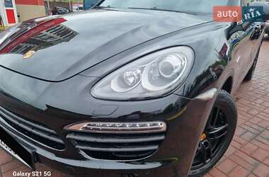 Внедорожник / Кроссовер Porsche Cayenne 2013 в 