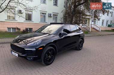 Внедорожник / Кроссовер Porsche Cayenne 2016 в 