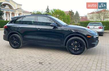 Внедорожник / Кроссовер Porsche Cayenne 2016 в 