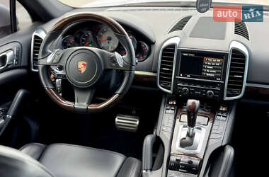 Позашляховик / Кросовер Porsche Cayenne 2012 в 