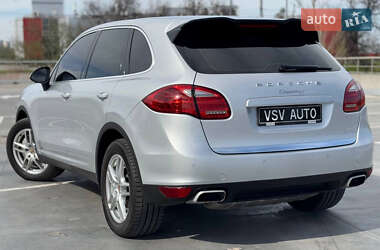 Позашляховик / Кросовер Porsche Cayenne 2012 в 