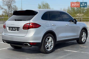Позашляховик / Кросовер Porsche Cayenne 2012 в 