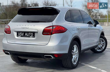 Позашляховик / Кросовер Porsche Cayenne 2012 в 