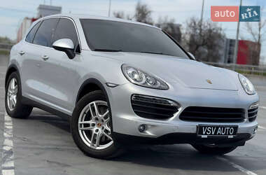 Позашляховик / Кросовер Porsche Cayenne 2012 в 