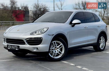 Позашляховик / Кросовер Porsche Cayenne 2012 в 