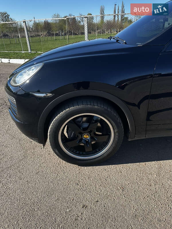 Позашляховик / Кросовер Porsche Cayenne 2010 в Прилуках
