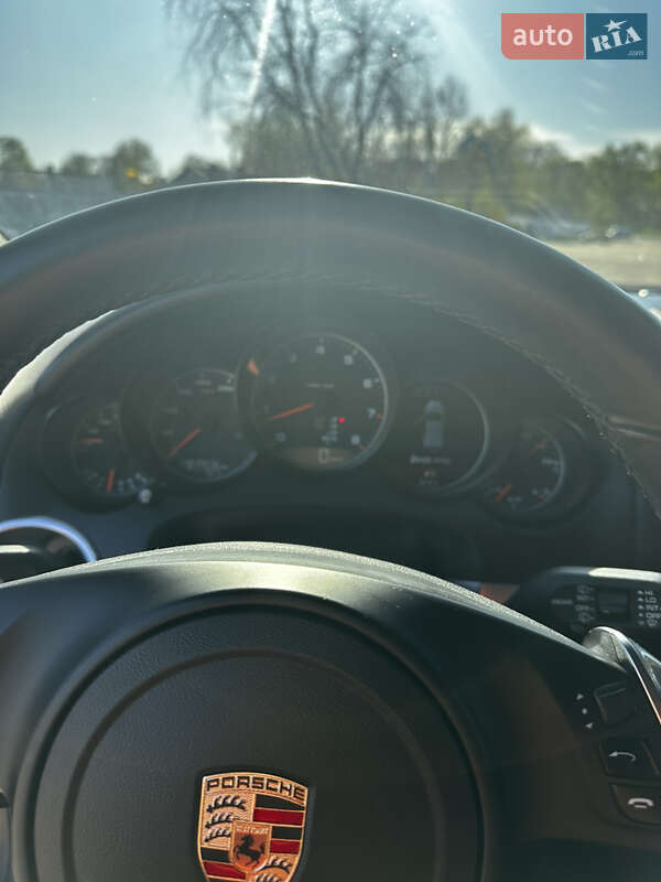 Позашляховик / Кросовер Porsche Cayenne 2010 в Прилуках