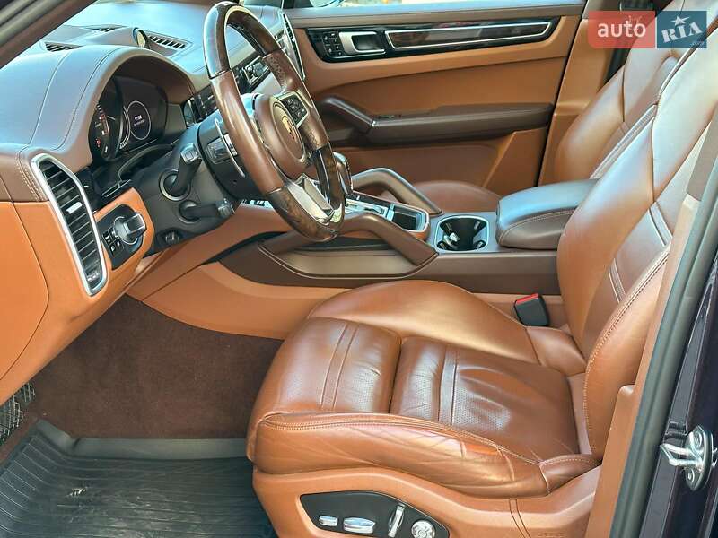 Внедорожник / Кроссовер Porsche Cayenne 2018 в Одессе