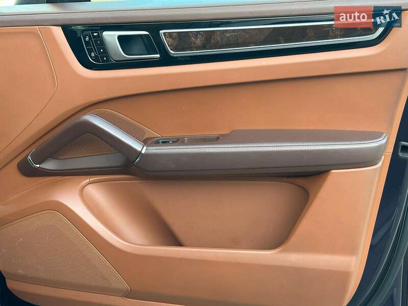 Внедорожник / Кроссовер Porsche Cayenne 2018 в Одессе