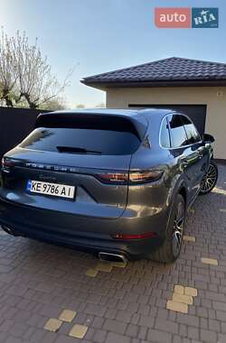 Внедорожник / Кроссовер Porsche Cayenne 2019 в 