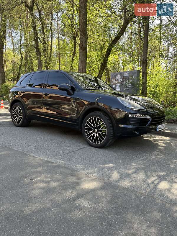 Внедорожник / Кроссовер Porsche Cayenne 2012 в Киеве