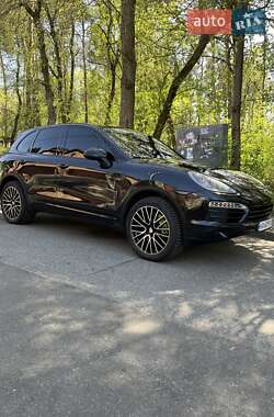 Внедорожник / Кроссовер Porsche Cayenne 2012 в 