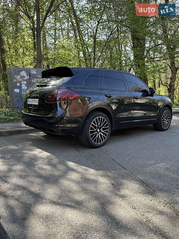 Внедорожник / Кроссовер Porsche Cayenne 2012 в Киеве