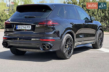 Внедорожник / Кроссовер Porsche Cayenne 2017 в 
