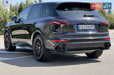 Внедорожник / Кроссовер Porsche Cayenne 2017 в 