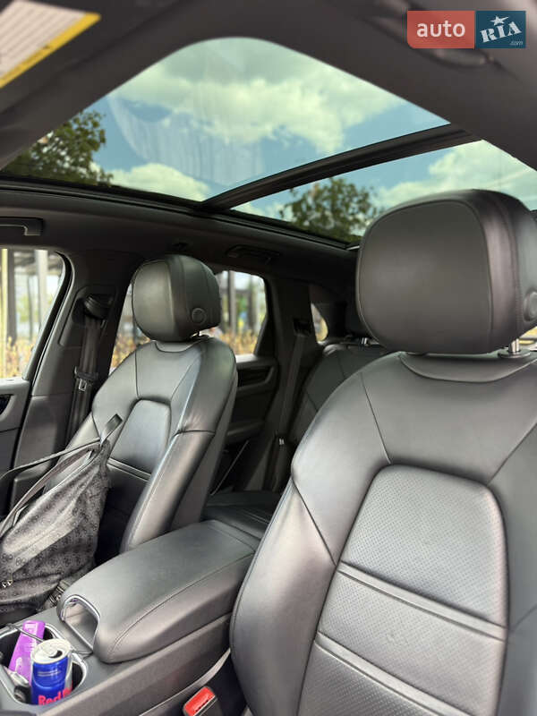 Внедорожник / Кроссовер Porsche Cayenne 2018 в Хмельницком