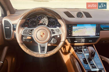 Позашляховик / Кросовер Porsche Cayenne 2022 в 