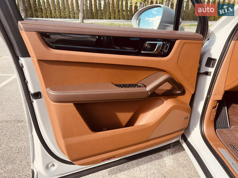 Позашляховик / Кросовер Porsche Cayenne 2022 в Києві