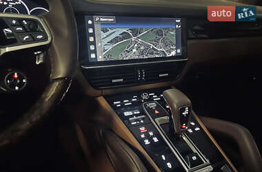 Позашляховик / Кросовер Porsche Cayenne 2022 в 