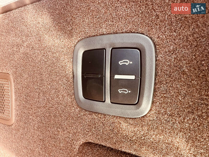 Позашляховик / Кросовер Porsche Cayenne 2022 в Києві