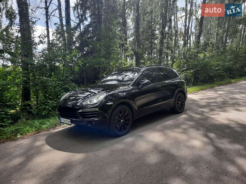 Внедорожник / Кроссовер Porsche Cayenne 2012 в 