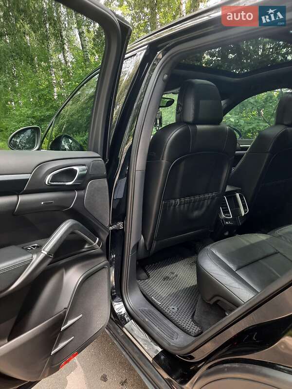 Внедорожник / Кроссовер Porsche Cayenne 2012 в Бердичеве фото 26 Внедорожник / Кроссовер Porsche Cayenne 2012 в Бердичеве