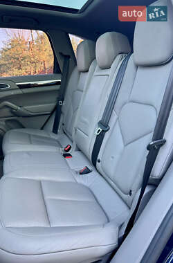 Внедорожник / Кроссовер Porsche Cayenne 2011 в 