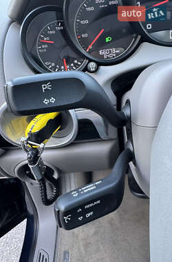 Внедорожник / Кроссовер Porsche Cayenne 2011 в 