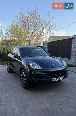 Внедорожник / Кроссовер Porsche Cayenne 2013 в 