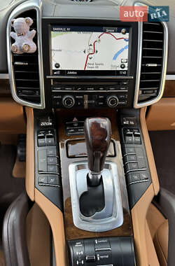 Внедорожник / Кроссовер Porsche Cayenne 2013 в 