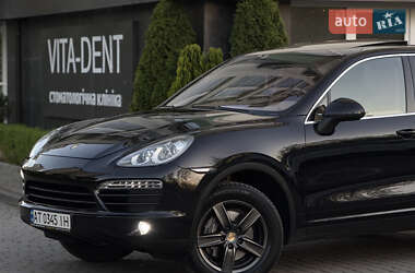 Позашляховик / Кросовер Porsche Cayenne 2012 в 