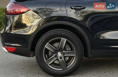 Позашляховик / Кросовер Porsche Cayenne 2012 в 