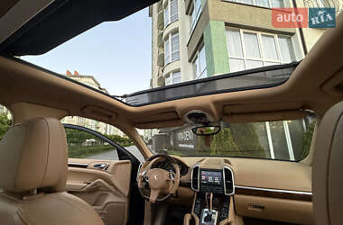 Позашляховик / Кросовер Porsche Cayenne 2012 в 