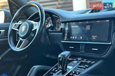 Внедорожник / Кроссовер Porsche Cayenne 2018 в 