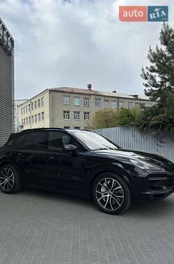 Позашляховик / Кросовер Porsche Cayenne 2018 в 