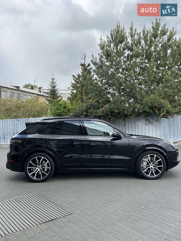 Внедорожник / Кроссовер Porsche Cayenne 2018 в Киеве