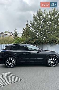 Позашляховик / Кросовер Porsche Cayenne 2018 в 